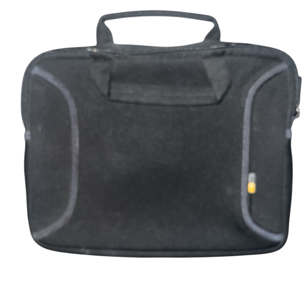 CASE LOGIC | BLACK TABLET CARRYING CASE WITH SIDE POCKET